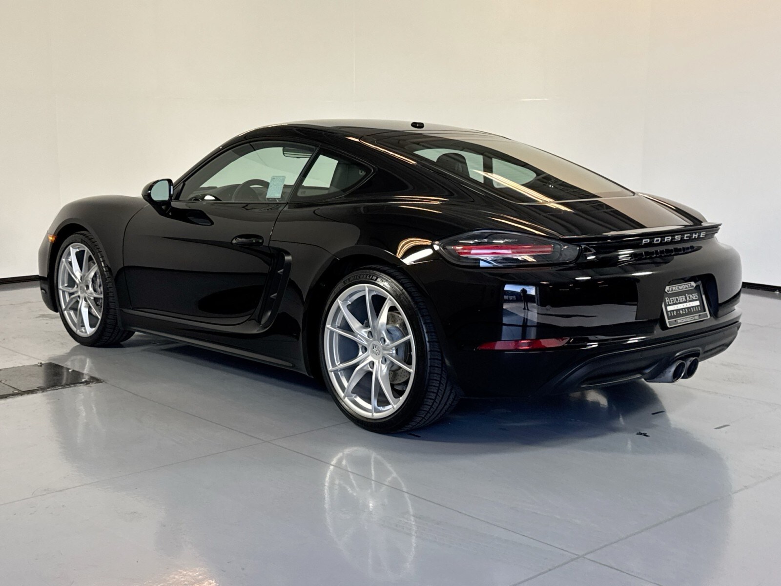 2018 Porsche Cayman photo 3
