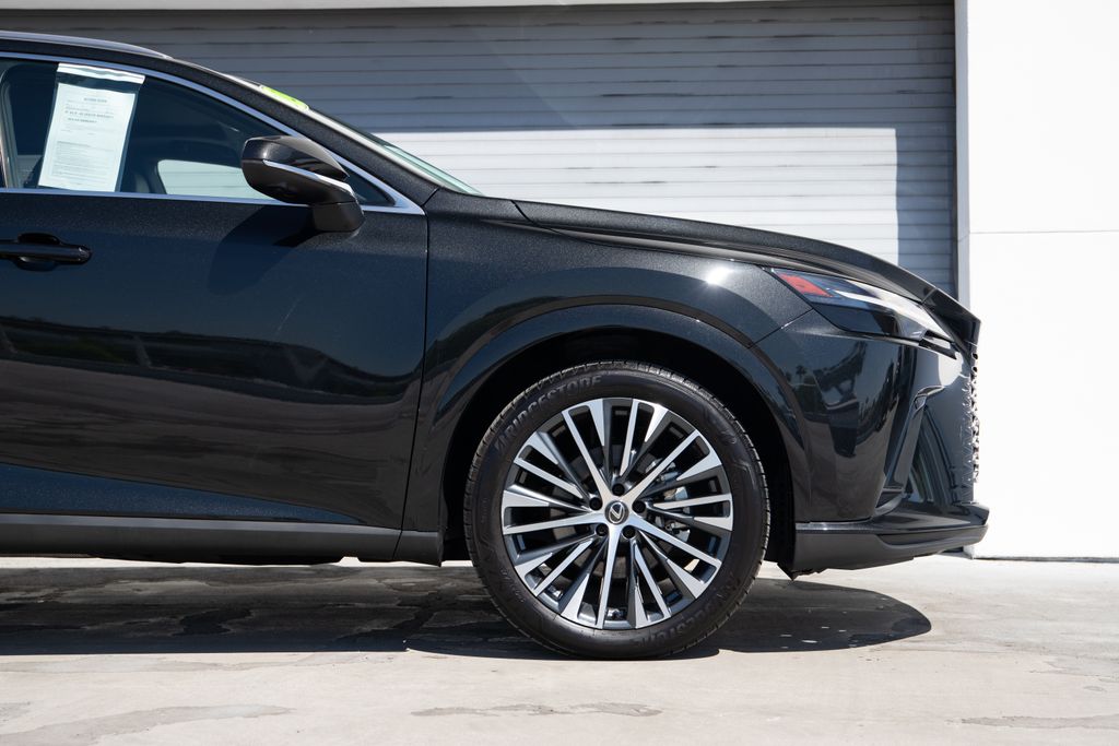 2023 LEXUS RX 350 Premium Plus photo 5