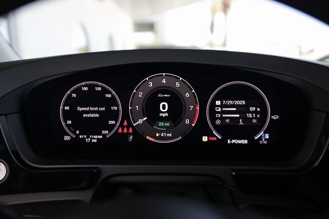 2025 Porsche Cayenne Turbo E-Hybrid - Photo 18