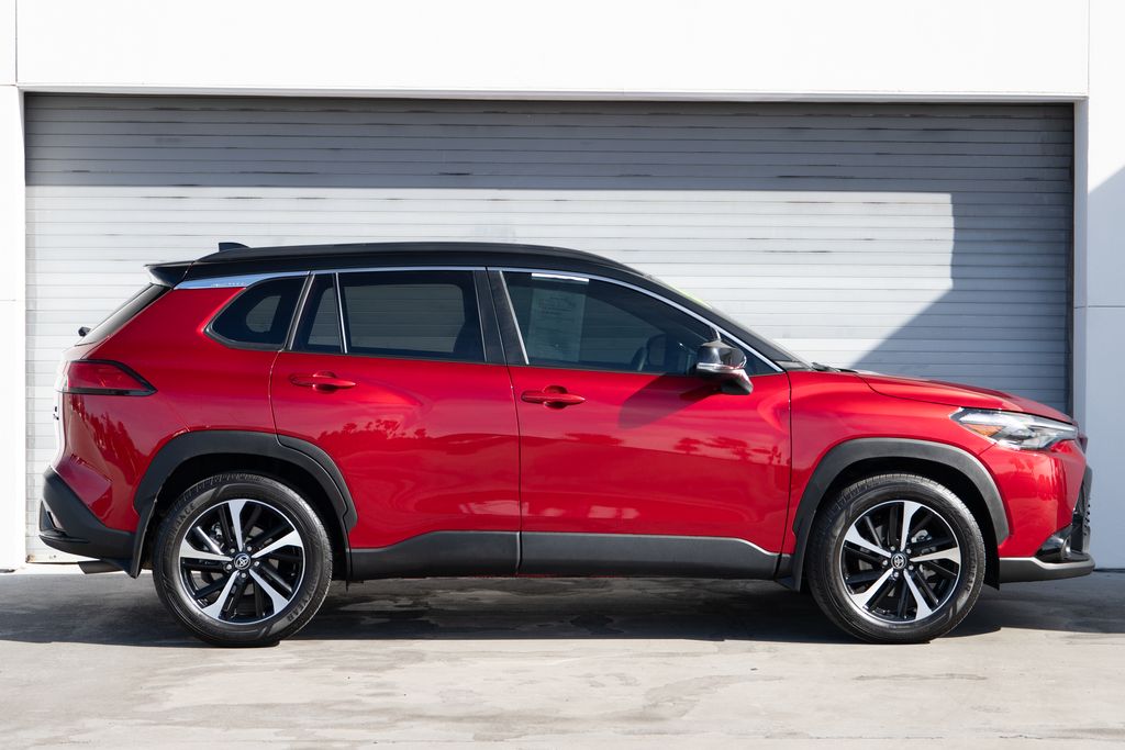 2025 Toyota Corolla Cross Hybrid XSE photo 4