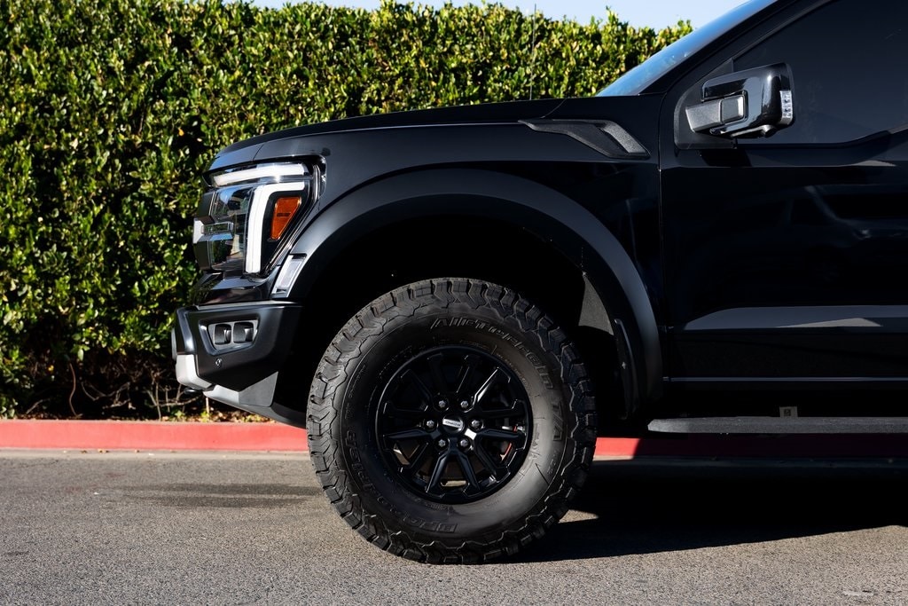 Used 2025 Ford F-150 Raptor Truck SuperCrew Cab