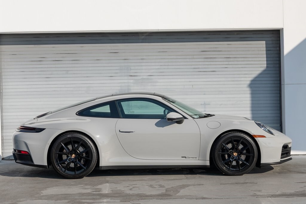 2025 Porsche 911 Carrera photo 5