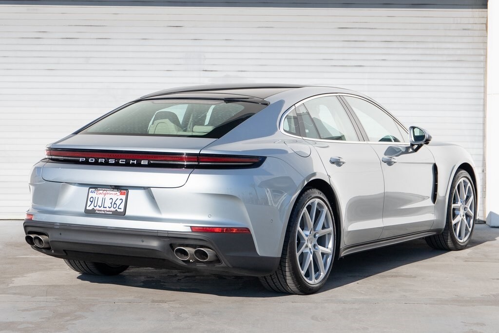 2025 Porsche Panamera photo 6