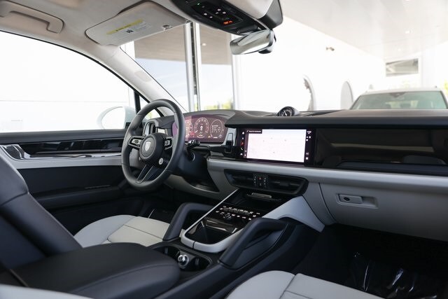2025 Porsche Cayenne Turbo E-Hybrid - Photo 29