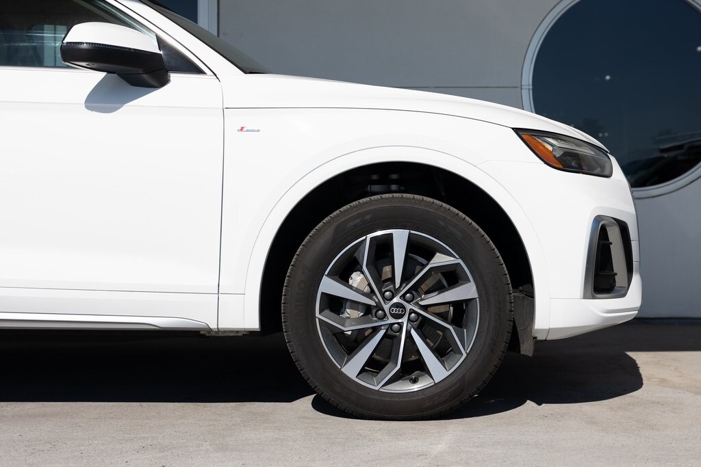 2025 Audi Q5 45 S line Premium Plus photo 2
