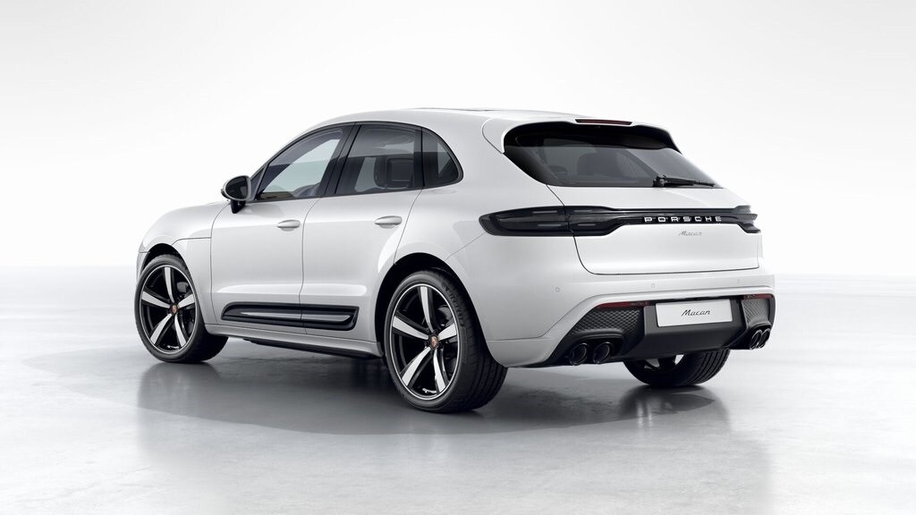 2025 Porsche Macan T photo 2