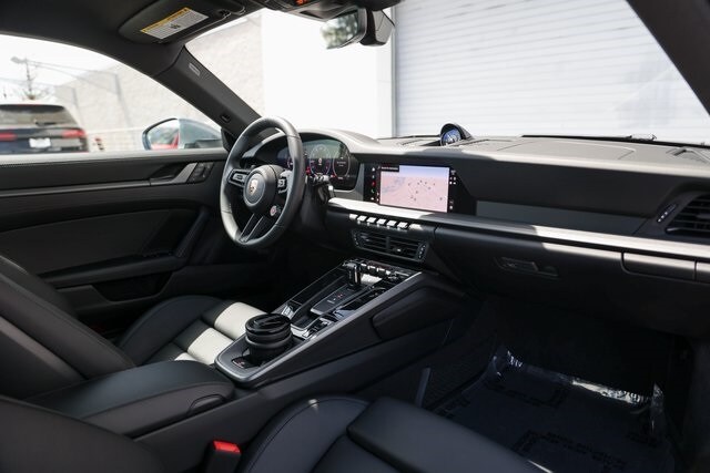 2025 Porsche 911 - Photo 26