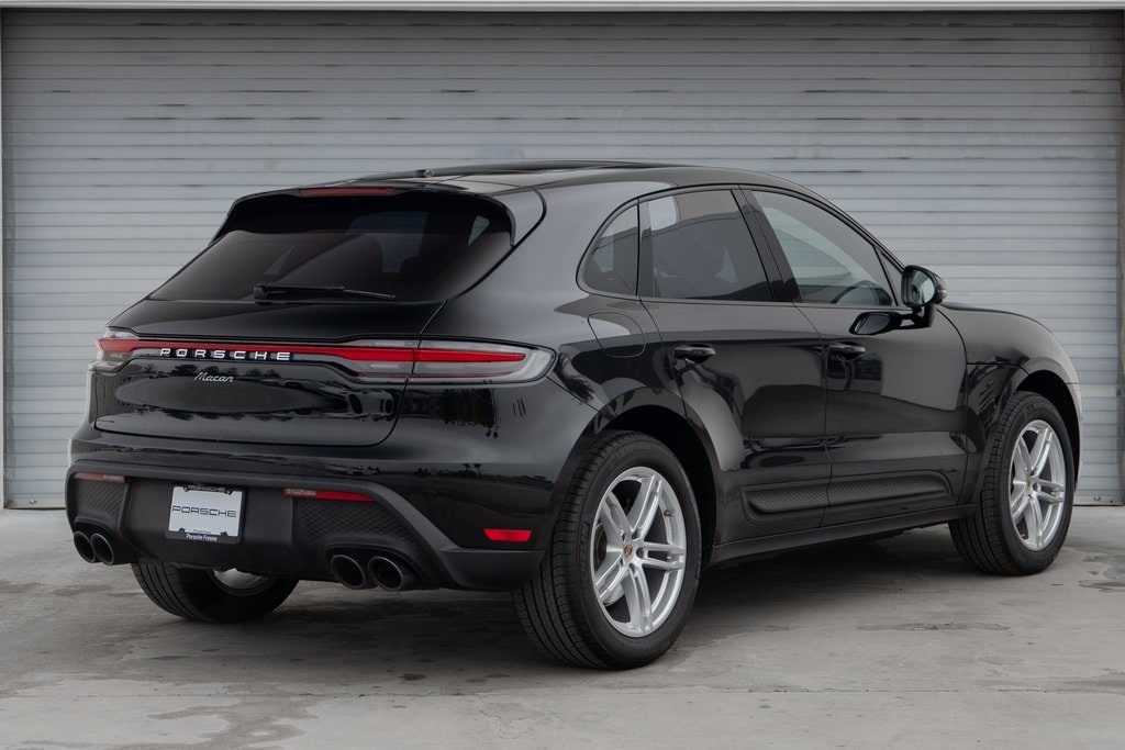 2025 Porsche Macan photo 6