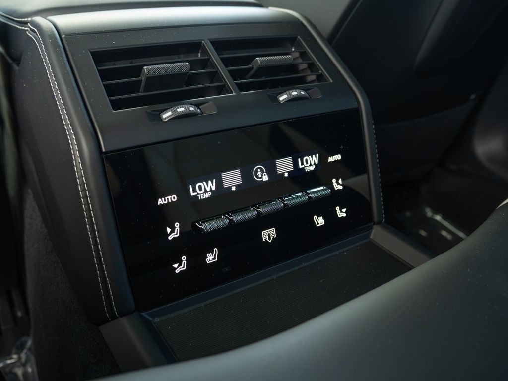 2026 Porsche Panamera 4 E-Hybrid - Photo 17