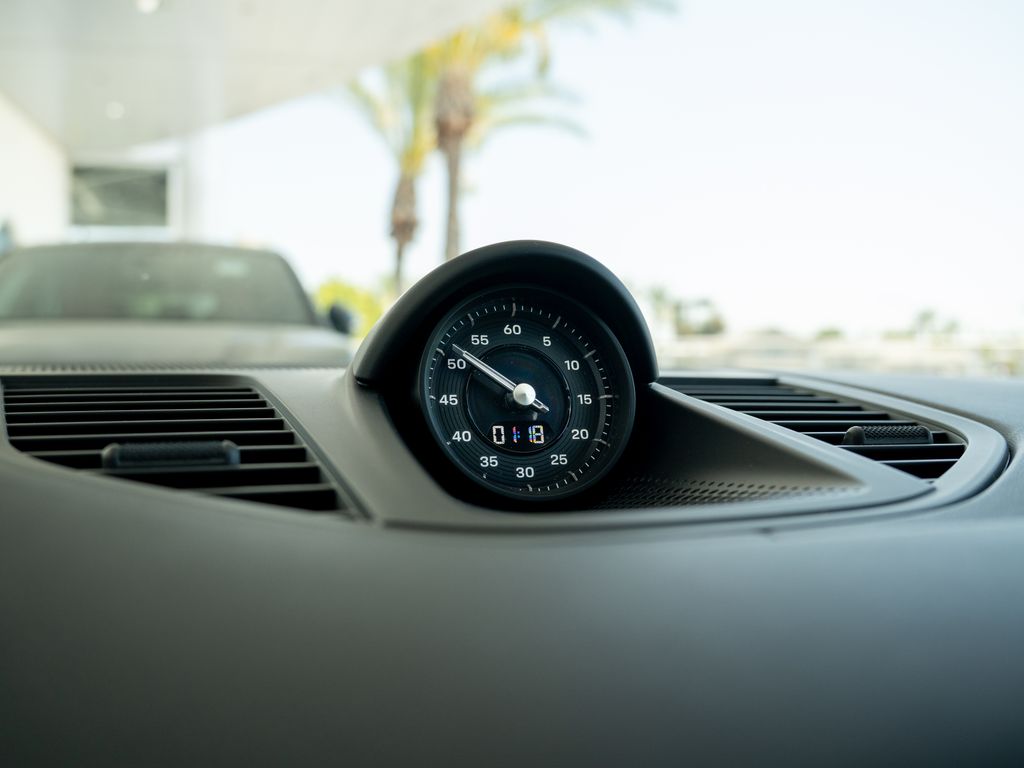 2026 Porsche Panamera 4 E-Hybrid - Photo 10