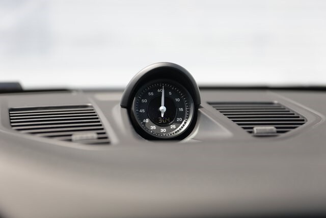 2025 Porsche 911 - Photo 16