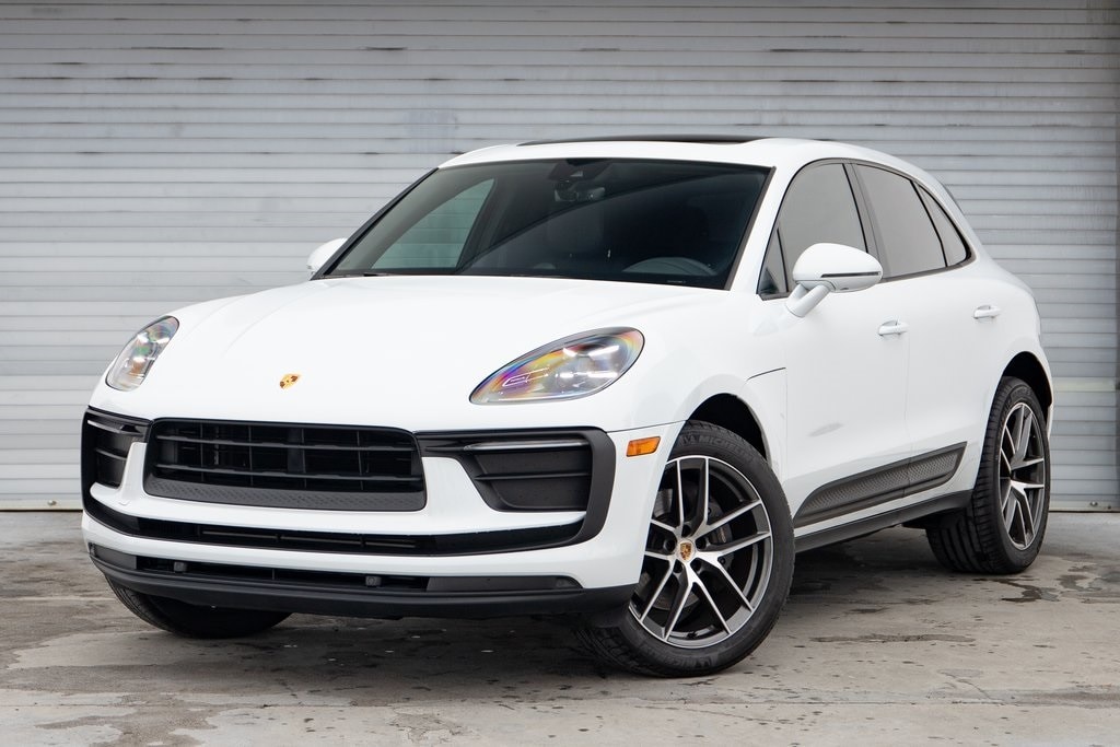 2022 Porsche Macan Base