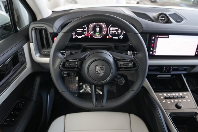 2025 Porsche Cayenne Turbo E-Hybrid - Photo 23