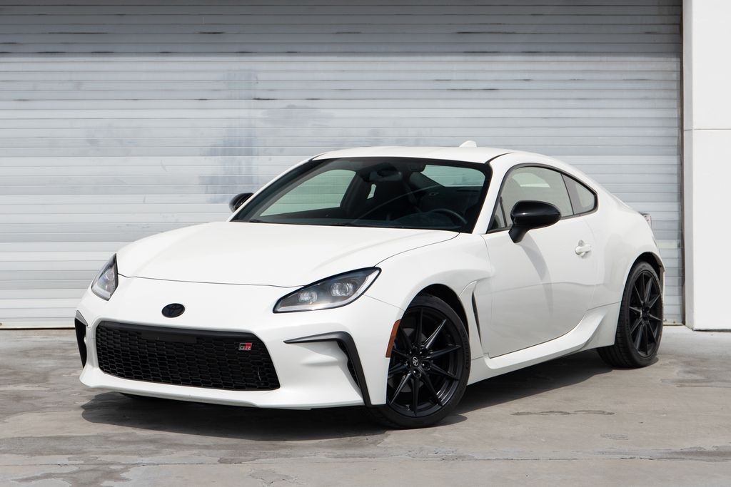 2024 Toyota GR86 Premium photo 3