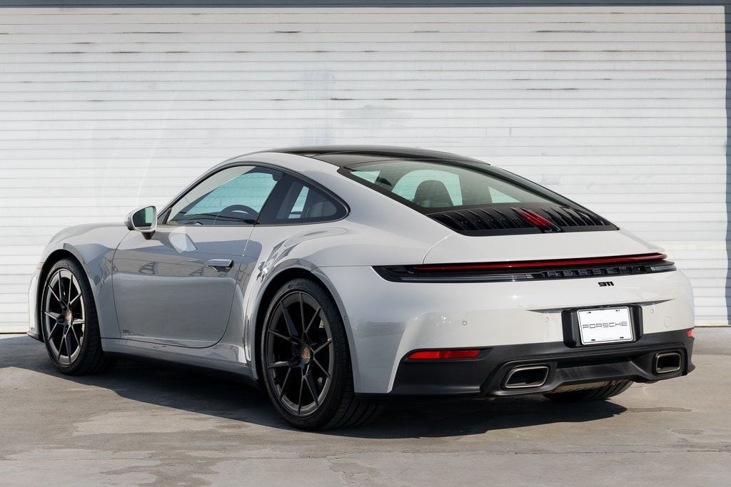 2025 Porsche 911 Carrera photo 2