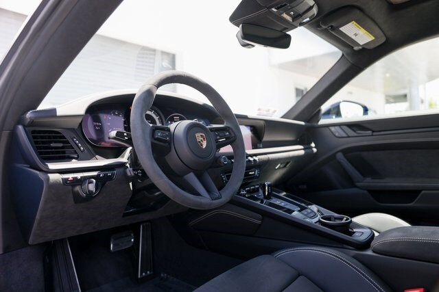 2024 Porsche 911 4 GTS photo 4