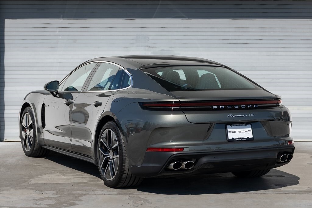 2025 Porsche Panamera 4S E-Hybrid photo 3