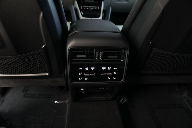 2025 Porsche Cayenne Turbo E-Hybrid - Photo 24