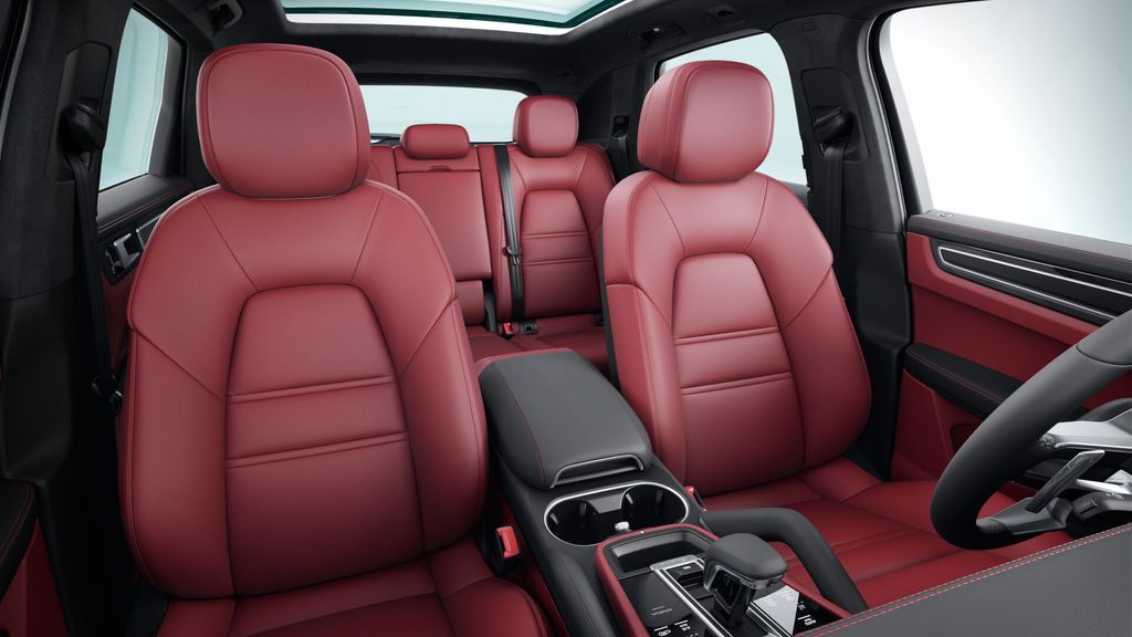 2023 Porsche Cayenne GTS photo 5