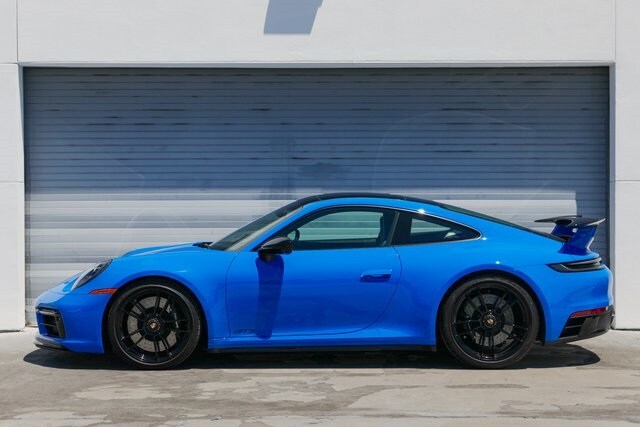 2024 Porsche 911 4 GTS photo 2