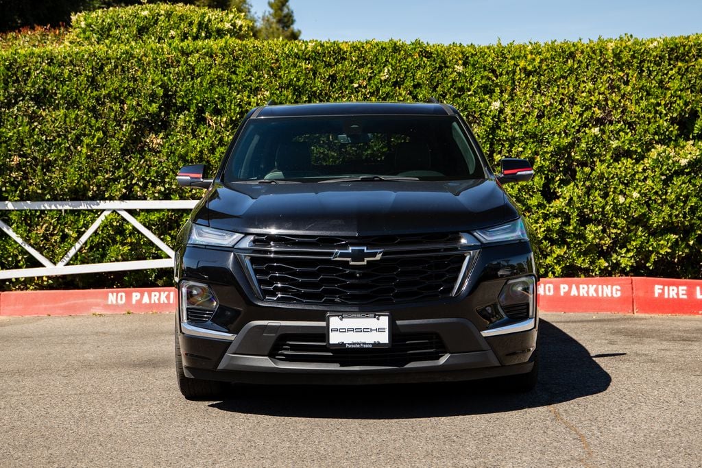 2023 Chevrolet Traverse Premier photo 2