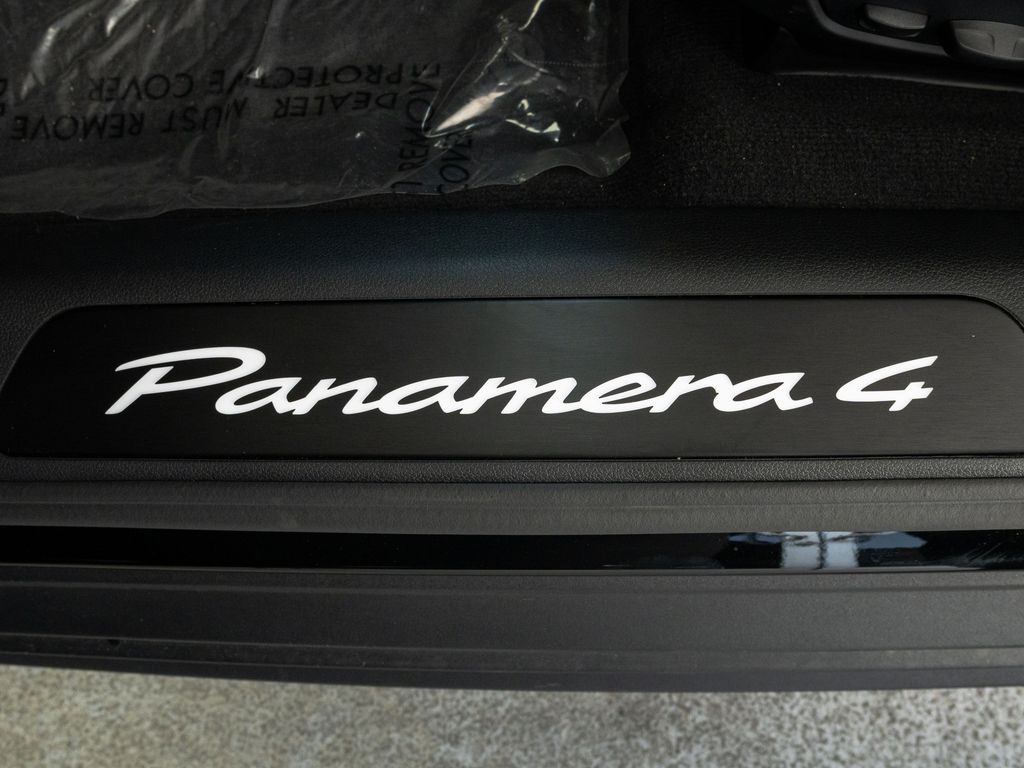 2026 Porsche Panamera 4 E-Hybrid - Photo 6