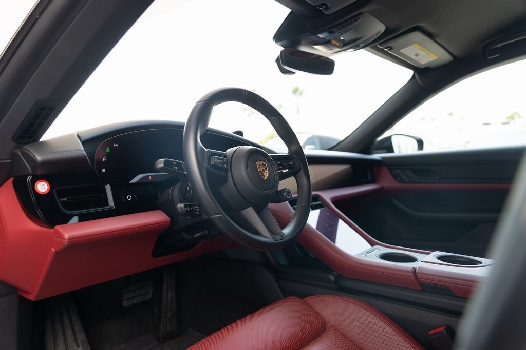 2024 Porsche Taycan 4S photo 4