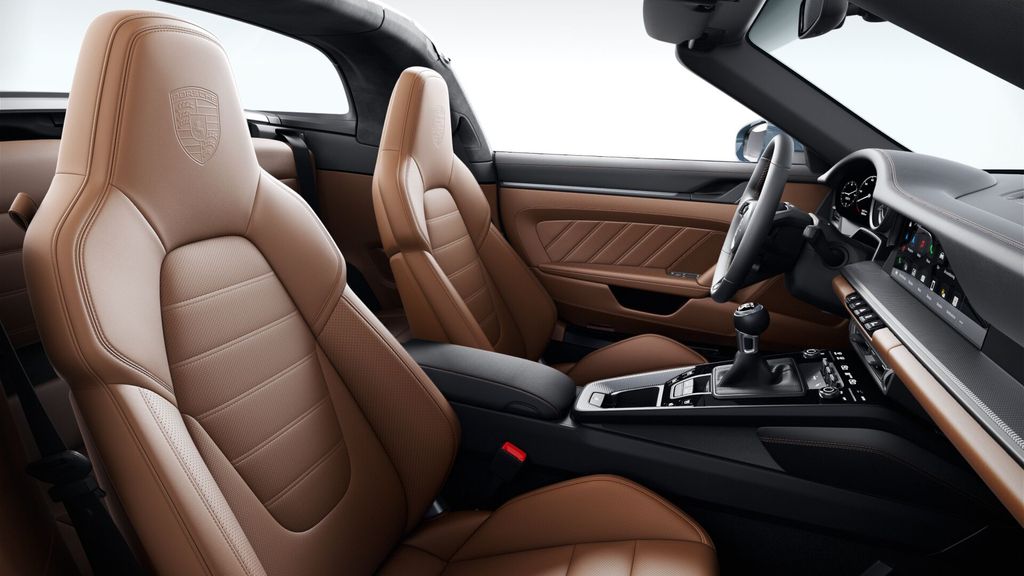 2024 Porsche 911 Targa 4 GTS photo 5