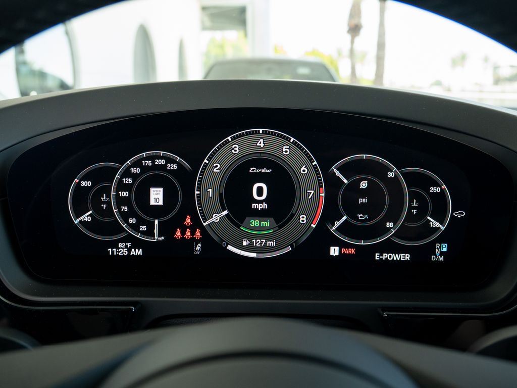 2025 Porsche Cayenne Turbo E-Hybrid - Photo 6