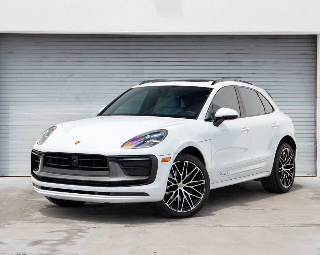 2024 Porsche Macan T's photo