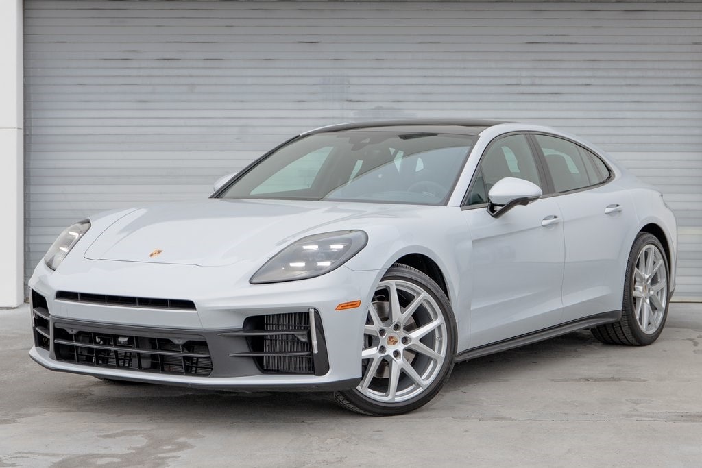 2024 Porsche Panamera Base's photo