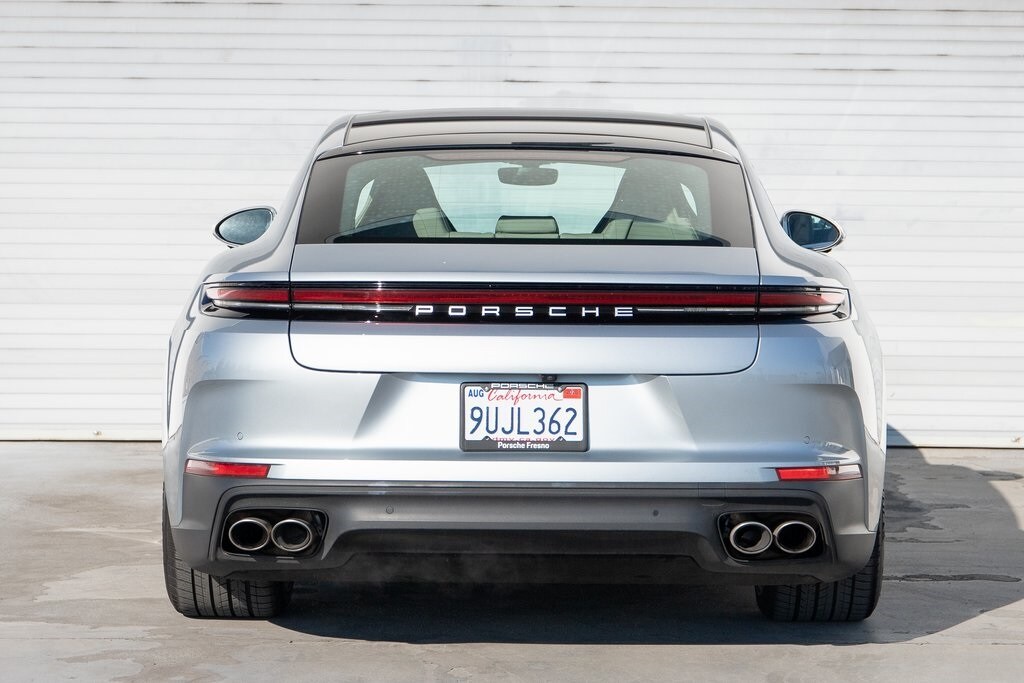 2025 Porsche Panamera photo 5