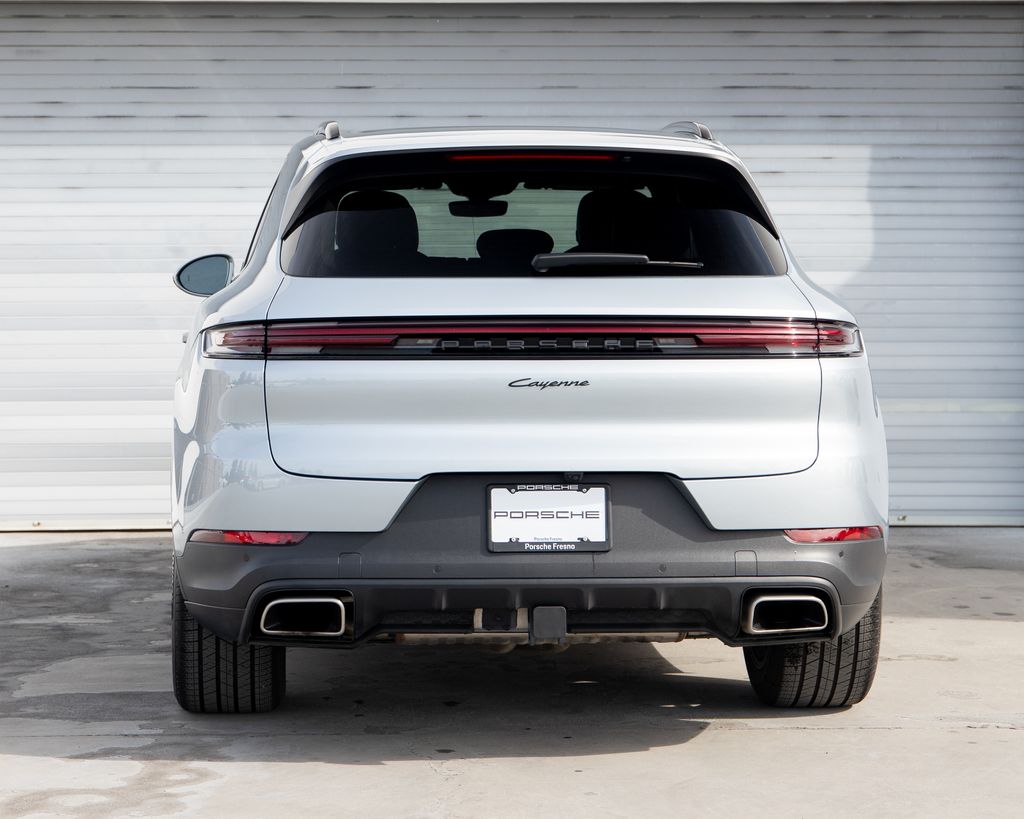 2026 Porsche Cayenne photo 5