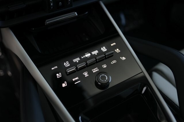 2025 Porsche Cayenne Turbo E-Hybrid - Photo 16