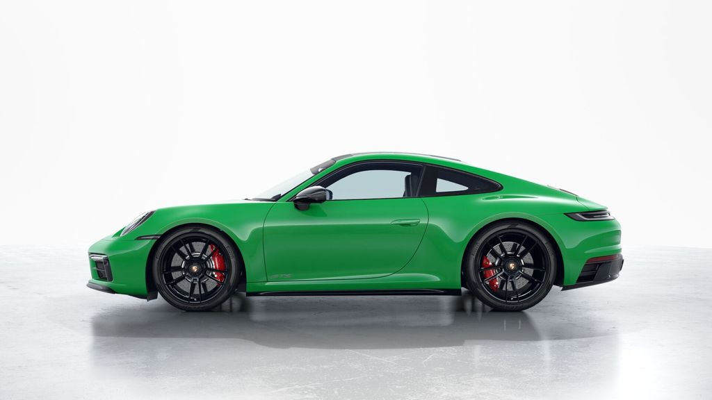 2022 Porsche 911 Carrera 4 GTS photo 2