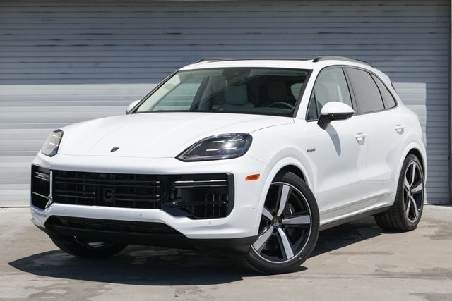 2025 Porsche Cayenne E-Hybrid Turbo