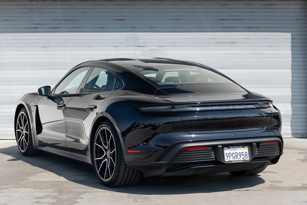 2024 Porsche Taycan 4S photo 3