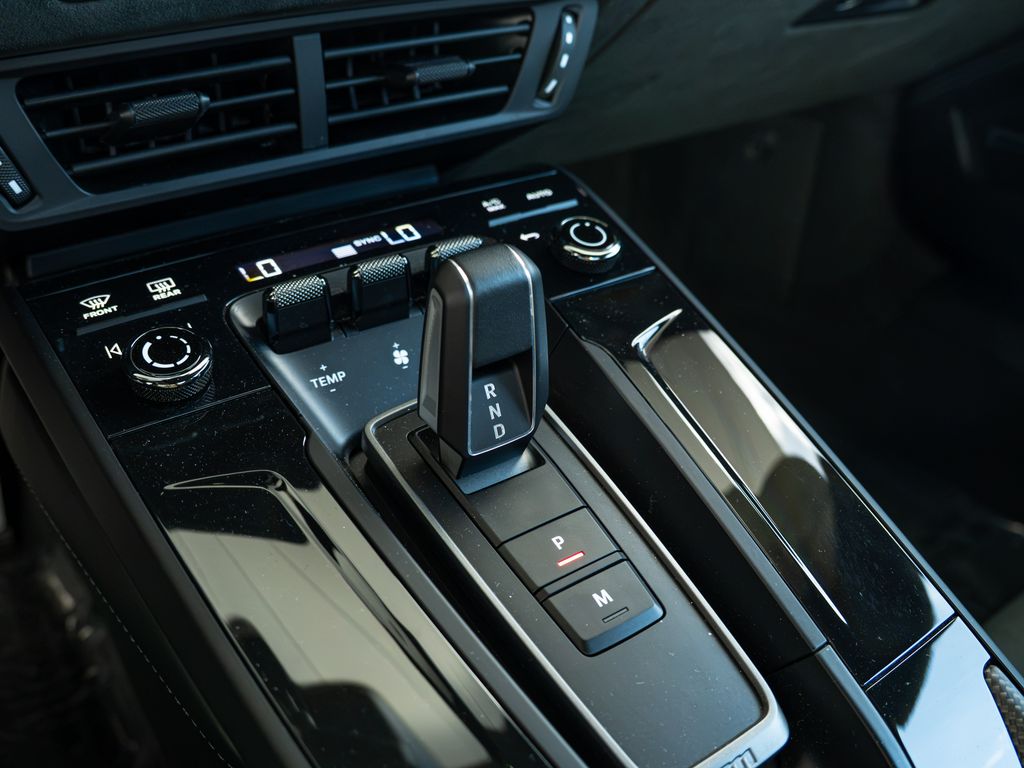 2025 Porsche 911 GTS - Photo 13