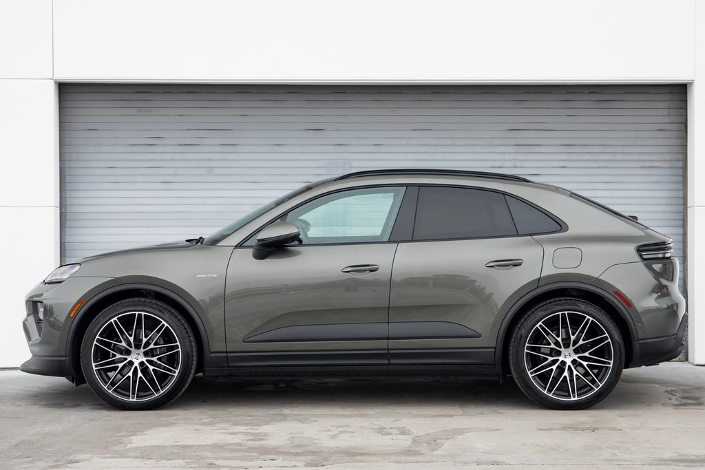 Certified 2024 Porsche Macan Base with VIN WP1AA2XA3RL000786 for sale in Fresno, CA