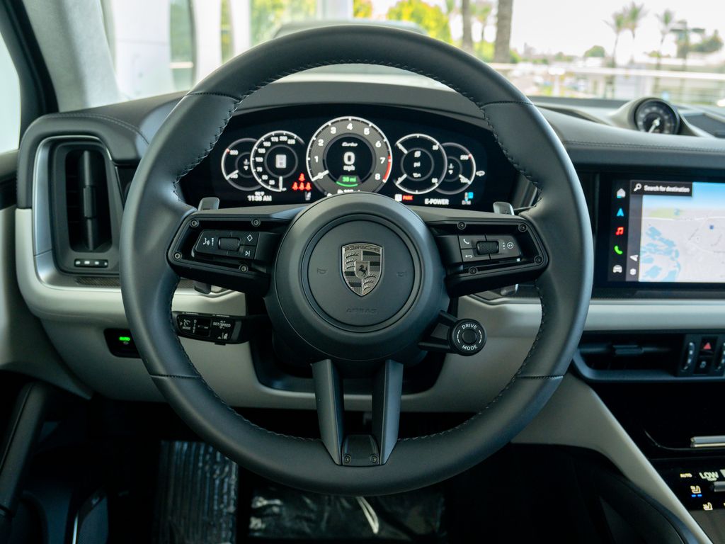 2025 Porsche Cayenne Turbo E-Hybrid - Photo 7