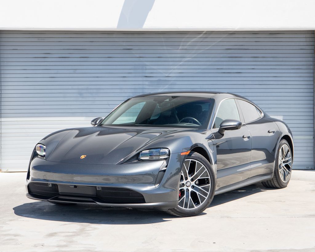 2022 Porsche Taycan 4S's photo