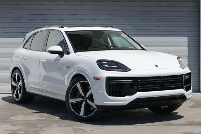 2025 Porsche Cayenne Turbo E-Hybrid - Photo 10