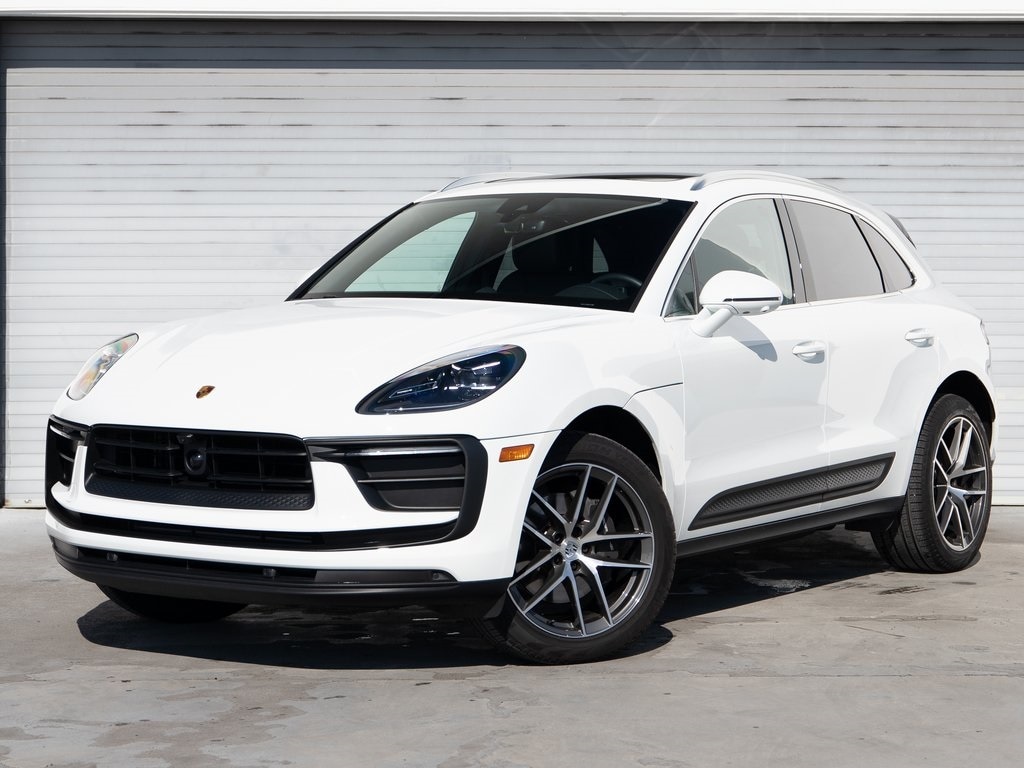 2025 Porsche Macan T