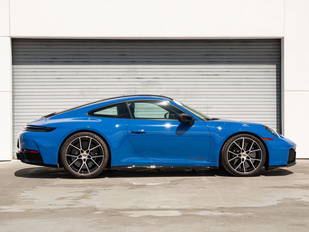 2025 Porsche 911 GTS - Photo 28
