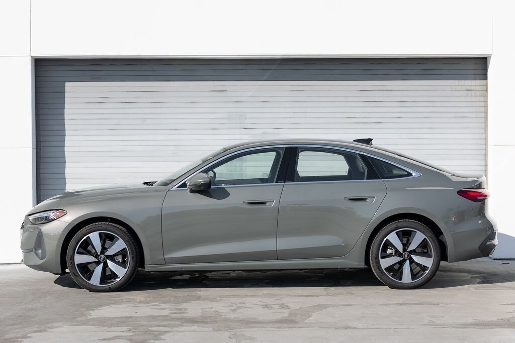 2025 Audi A5 2.0T Premium Plus photo 3