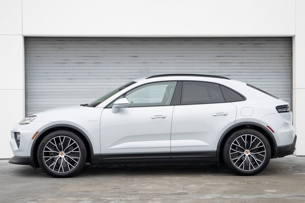 Certified 2025 Porsche Macan Base with VIN WP1AD2XA2SL076044 for sale in Fresno, CA