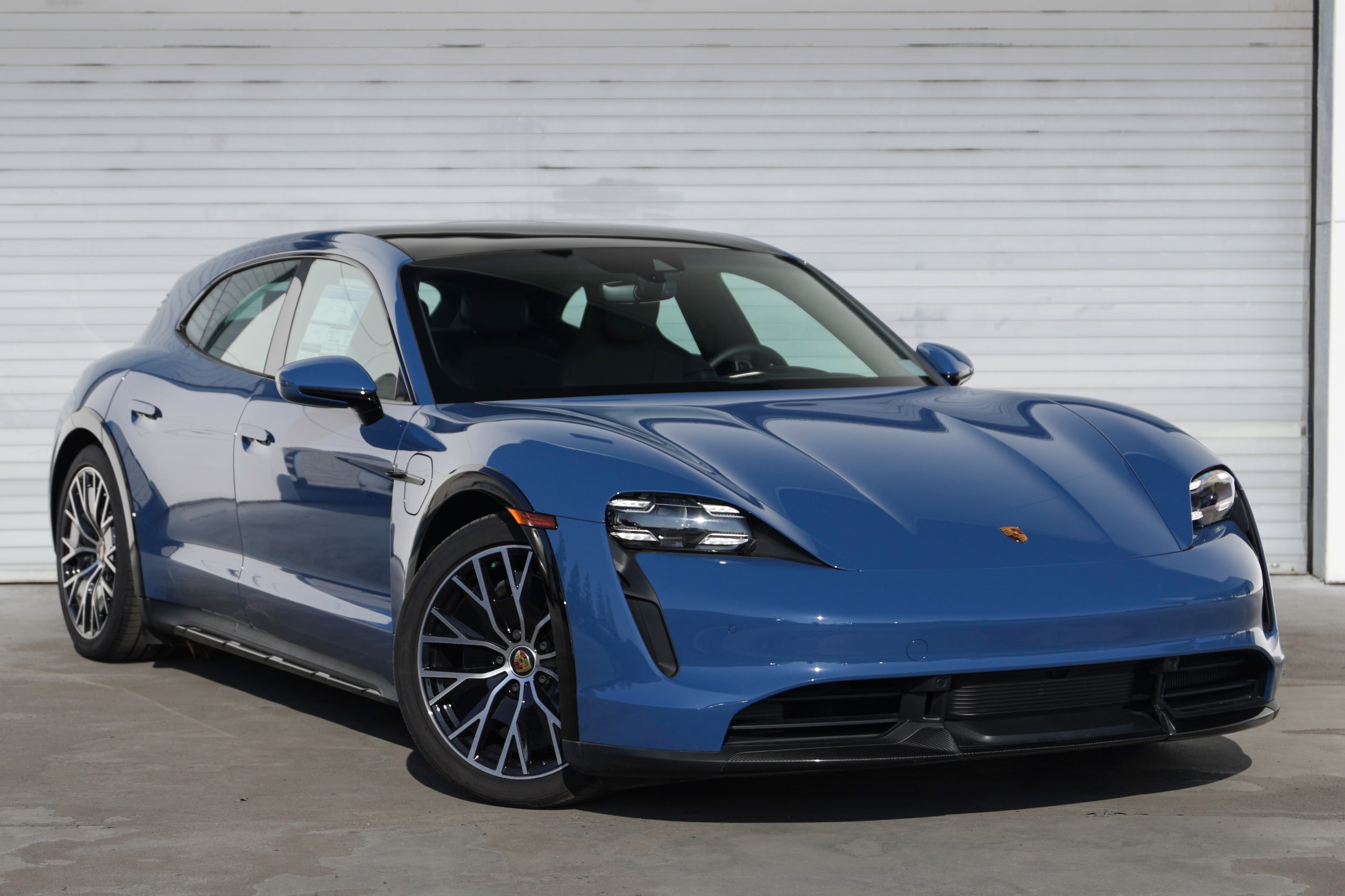 2024 Porsche Taycan Cross Turismo Turbo S photo 6