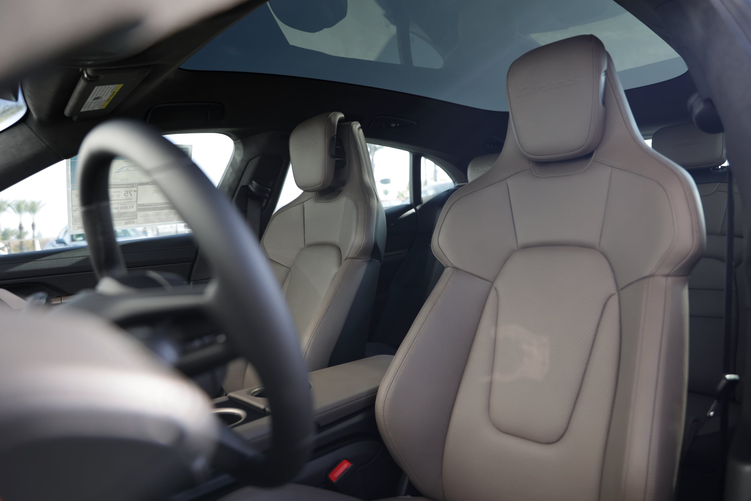 2024 Porsche Taycan Cross Turismo Turbo S photo 4