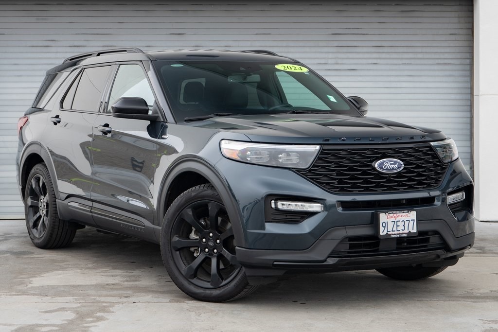 2024 Ford Explorer ST-LINE's photo