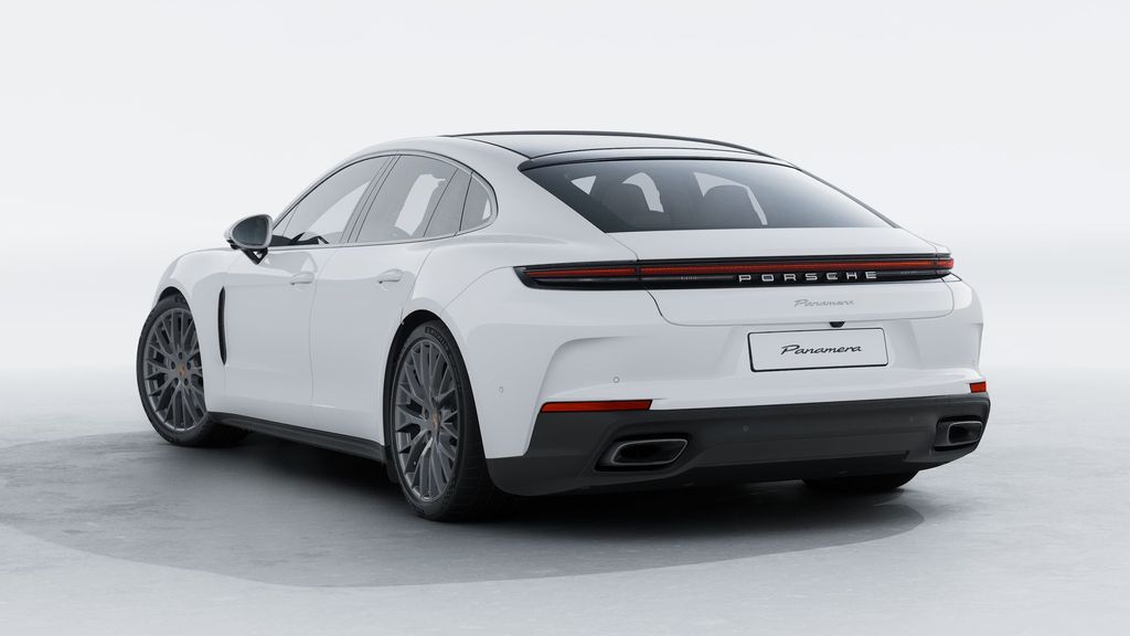 2025 Porsche Panamera photo 3